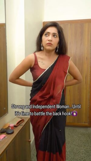 Ramya Subramanian Instagram - When you think you can conquer the world,but not the back hook!🐒😅

#HappyVinayakaChathurthi 

Saree and blouse - @tamarachennai 
Earrings - @manjushaa_jewelry