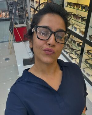 Ranjini Haridas Instagram - Looks like someone might need glasses!!!👍❤️

#iseeyou #growingolder #lovinit #whatshallweget #happiehippie #ranjiniharidas
