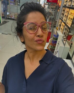 Ranjini Haridas Instagram - Looks like someone might need glasses!!!👍❤️

#iseeyou #growingolder #lovinit #whatshallweget #happiehippie #ranjiniharidas