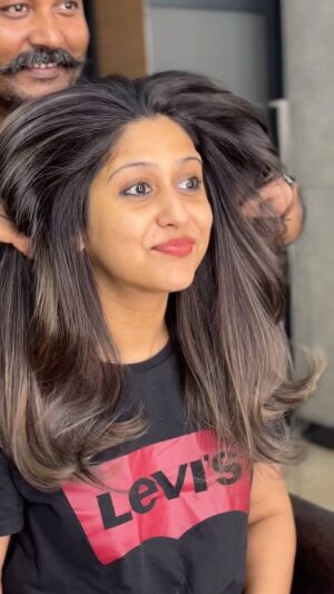 Ranjini Jose Instagram - My colour this season 🪐

Thanks to @hairstylist_pramod for making me look and feel beautiful, as always !!!

@bariksluxesalon 

#ashblonde