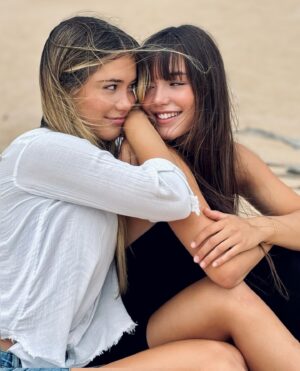 Raquel Meroño Instagram - Y con las dunas nos despedimos del veranos 2024 con ganas de volver a  Madrid a nuestra nueva casa ..
@dani_meroo @martina.merono