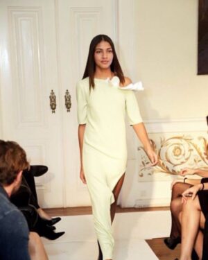 Raquel Sampaio Instagram - Hoje a apresentar a final do Go Top Model da @lagence_lisboa ❤️ Há 10 anos participei no concurso. Não ganhei na altura, mas ganhei muito desde então. Swipe para verem a baby Rach em 2014, e para verem o baby Gon em 2017. ✨✨✨