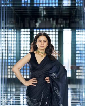 Rasika Dugal Instagram - 🖤♠️ 
#MirzapurS3Promotions #MirzapurS3

Saree: @injiri 
Jewellery: @shopziddi 
MUA: @mayura_makeup_hair 
Hairstyling: @vithikajaiswal 
Styling: @who_wore_what_when 
📸: @chandrahas_prabhu
📍: @fsmumbai 

This beautiful sari from #Injiri is a fascinating example of craftsmanship that beautifully combines two of my favourite Indian textile traditions: Chikankari from Lucknow and Bandhani from Gujarat. Chikankari is an intricate form of hand embroidery celebrated for the craftsmanship involved, often passed down through generations of artisans. Bandhani is a tie-dye technique which requires a high level of expertise to achieve uniformity in the patterns. To skill, precision and all things detailed! ❤️