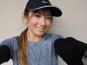 Reika Saiki Instagram - 朝ランから始まる１日は爽やか！🌞
（だいぶ顔はむくんでるけど🫣💦）

今まで走り方とか意識したことなかったけど、最近はフォームとかに興味があっていろいろ調べてる🤫練習したい…🤔💭