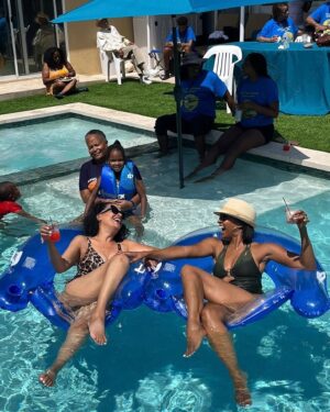 Renée Elise Goldsberry Instagram - Summer’s👏🏾Not👏🏾Over👏🏾 There’s 3 weekends left! Make more ☀️ memories this weekend! 🍉🌊💛 Here are a few moments from mine that didn’t make the grid… until now! 
#SummersNotOver #PhotoDump #GratefulVibes #summerfridays