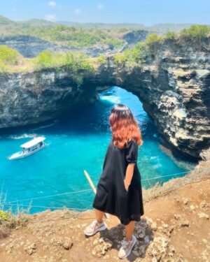 Renjini Kunju Instagram - Exploring the stunning beaches of Bali on my solo adventure! From hidden coves to vibrant shores, each spot has its own magic. 🌴💖 #BaliBeaches #SoloTravel #Wanderlust”

Broken beach -kelingking beach-