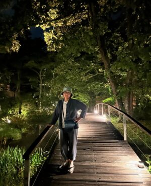 Rho Hee-young Instagram - 하루 동경 있다가 기차로  겨우 한시간 왔는데 이 산들바람 모지 ㅎ
#hoshinoyakaruizawa @hoshinoya.official 
호시노 기업의 첫번째 리조트 
#호시노야가루이자와  생태계살린디자인…
❤️❤️❤️❤️👍👍👍👍👍👍
그동안 얼마나 더웠는지….이정도 바람이 이렇게 고마울수가….
❤️👍👍❤️👍👍👍👍👍
오랜만에 느끼는 이 쾌적함
걷고 또 걷고..!!!!
#stonechurch 오늘 웨딩세레모니로 외부에서만…ㅠㅠ
낼 다시 ㅎ 행복한 에코빌리지 #karuizawa