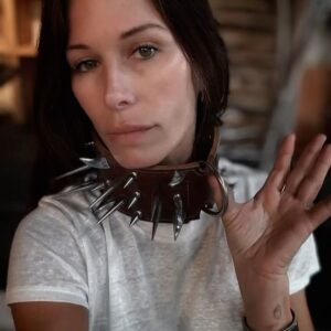Rhona Mitra Instagram - When people give gifts for the dogs…. 🫥

Why the Hell would you put this fruity piece of sadomasochistic nonsense on a live creature?
(To be clear this is a designer collar made for designer dogs in an Urban environment. Only predators here are the human variety)

Keep the bondage for the bedroom and leave animals out of your kinky dealings. 

#Bringoutthegimp