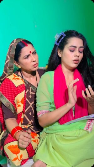 Richa Dixit Instagram - Thoda gadbda gaya😂😂😂😂#richadixit #richa #reelsinstagram #blessed #trending