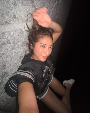 Rima Zeidan Instagram - 夜。Nightlife 
it’s been awhile…exhausting😂

#拍個戲回來酒量變超好
#茅台喝太多
#夜生活太累