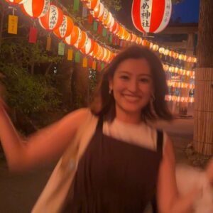 Riria Kojima Instagram - 🏮🌙

良き夜でした。

初日からやさしい交流に
巡り逢えて

私たちはいつもよりさらに
にこにこ祭りでした。

#猿田彦神社
#佐瑠女神社 
#宵祭
#礼祭

２日共に参列させていただけて
とても嬉しかったです。

帰ってきてからは
カメラフォルダを見返して
にやにやしてしまう、、、

愉快な動画もお裾分け。
ぱわー❤️‍🔥

#伊勢
#りりあい

@ai_moritaka_official 🤝🏻
愛ちゃありがとうね。