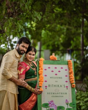 Rithika Tamil Selvi Instagram - 🤰🥰
@vinun43 
Pc @balaartphotography 
Mua @profile_makeover 
Hairstylist @mani_stylist_ 
Mehendi @aravinth_mehendi_makeup 
Saree #mywardrobe 
Blouse @vika.label 
Jewellery @new_ideas_fashions 
Vinu’s makeover @chella_hair_makeup 
Vinu’s outfit @sreekamakshisilk 
Flowers @blossom_bridal_flowers 
Nails @profile_makeover_beauty 
Plate decors @all_in_one_dream_place