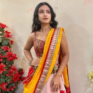 Ritika Shrotri Instagram - A splash of colours ♥️
Wearing @fragrance_designs

#festive #colourful #traditional