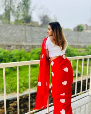 Riya Vishwanathan Instagram - One last time ❤️ 
.
.
.
#post #portrait #picture 
#picoftheday #naturelovers 
#vacation #grennery #raindrops 
#riyavishwanathan
