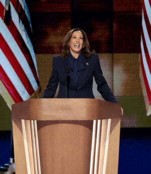 Robin Thede Instagram - ANYONE ELSE BAWLING?!?! 😭 I WILL NEVER BE OVER THIS MOMENT. #KamalaHarrisForThePeople