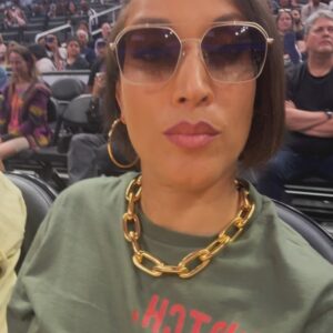 Robin Thede Instagram - Had so much fun catching the @la_sparks in action with @dauniedaune and @msjwilly 🏀⛹🏾‍♀️❤️