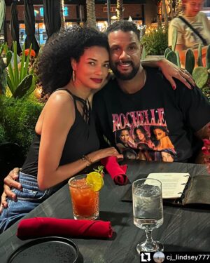 Rochelle Aytes Instagram - My husband surprised me with this ridiculously hilarious shirt! 
You got me babe! 
Repost from @cj_lindsey777 Beautiful anniversary day spent in Palm Springs! Thanks @histozing.us for creating this hilarious t-shirt of my beautiful wife!