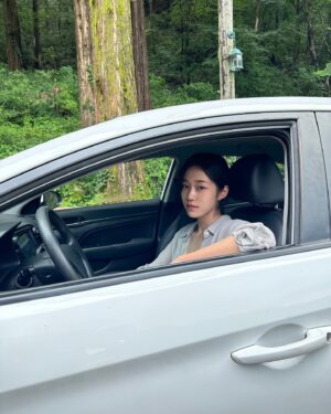 Roh Yoon-seo Instagram - 행복하고, 재밌고, 영광이었던
🌲아무도 없는 숲속에서 🌲 
전의선🫶🍅👩‍⚕️
#Thefrog