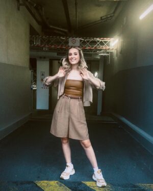 Rose Ayling-Ellis Instagram - Over half-way point but lets make it fashion 😂
@paralympicsgb_official 
@channel4 
@nathankleinstyling