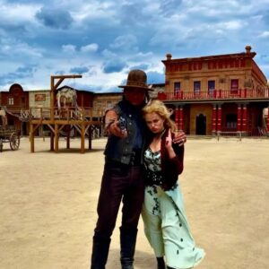 Rose Williams Instagram - 'That Dirty Black Bag' now streaming on 🇺🇸 @netflix 🏜️🐎 I loved playing this red lantern girl she taught me so much 🃏🧨💋 all the love to wig maestro massi and scar maestra fred🩸🦁