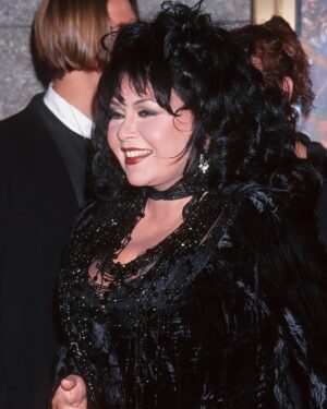 Roseanne Barr Instagram - Throwback to 30 years ago when I hosted the 1994 MTV VMAs!