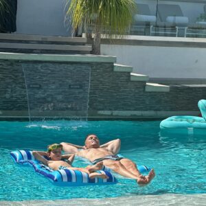 Roselyn Sánchez Instagram - That kid of day when it’s 106 in LA! #poollife #lovinlife