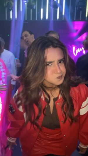 Roshni Walia Instagram - We all know this SONG ❤️ #sonofsardar2 ❤️
.
.
.
.
#explore #foryou #trending #sos2 #ajaydevgan #roshniwalia #popo #dance 🔚