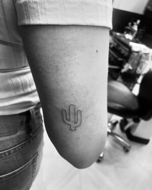 Rosie Jones Instagram - TATTOO TIME. Tonight is my last time performing my show, Triple Threat, and I feel so emotional! I’m so proud of this show and by some miracle I’m still not bored of it. So to celebrate self identifying as a prick every night on stage I have permanently etched the prickliest thing I know onto my body. Strong as shit, resilient and fiercely independent, I love my little cactus 🌵❤️