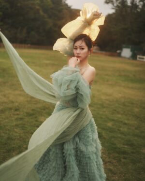 Rosita Kwok Instagram - 四年後 🦋 追夢的旅途不孤單 💙

Photography | @raymond.a7c 
Makeup | @renee_316 
Hair | @reallllll 
Gown | @elysianbridal 
Necklace | @artemadridofficial
Earrings | @artemadridofficial 
Rings | @artemadridofficial 
Venue | @bulaland_wedding