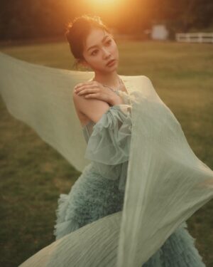 Rosita Kwok Instagram - 四年後 🦋 追夢的旅途不孤單 💙

Photography | @raymond.a7c 
Makeup | @renee_316 
Hair | @reallllll 
Gown | @elysianbridal 
Necklace | @artemadridofficial
Earrings | @artemadridofficial 
Rings | @artemadridofficial 
Venue | @bulaland_wedding