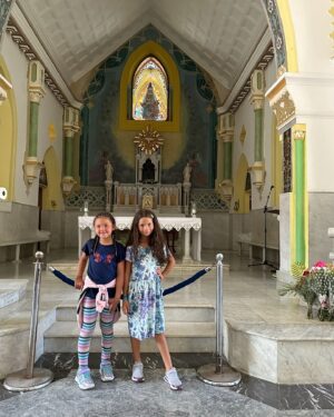 Roxana Díaz Instagram - Santa madre, Virgen del Valle, santa de mi nombre, bendícenos y protégenos siempre...
Bendice y protege a nuestro país, a nuestra gente, a los niños, a los enfermos....
Derrama tu gracia y cuídanos siempre...
Hoy celebro tu día Vallita de mi amor🙏🙏🙏🙏🙏🙏🙏🙏🙏🙏🙏🙏🙏🙏🙏
