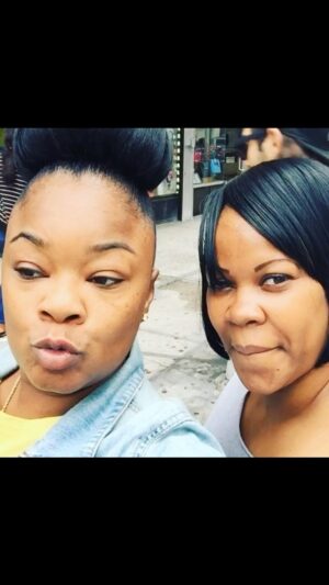 Roxanne Shanté Instagram - Today is that Sister Day ……That Sister that don’t play don’t have much to say but will take it all the way to make sure you’re okay . Does more for others always picking up extra Sisters and Brothers and looks like your Mother Neek Neek is that sister I love you ❤️💕