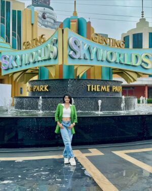 Ruchira Jadhav Instagram - Discovering Malaysia’s charm 🇲🇾 One chic look at a time!

#RuchiraJadhav ✨
#lookbook #stylingdiaries 
#InternationalTravelShow 
#Travel #love #travelshow #Bollylands

Which outfit did you like the most !