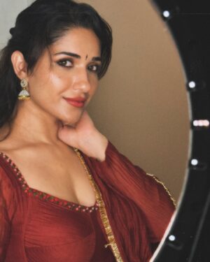 Ruhani Sharma Instagram - Kanmani 🌹 
.
.
.
@_ira_india