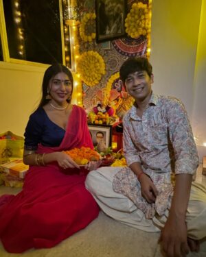 Ruma Sharma Instagram - अगले बरस जल्दी आना ही होगा बप्पा ❤️ 
.
Kyunki hum sabko aapka intezar raheyga thankyou each one of you for such beautiful memories of #ganeshutsav 🙏🏻🙏🏻
.
.
#ganpatibappamorya #ganpatibappa #ganpatifestival #rumasharma #indianfestival