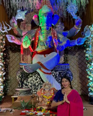 Ruma Sharma Instagram - यह सिर्फ़ उत्सव नहीं, मोत्सव है ♥️ 
All about Ganesh Chaturthi #ganpatibappamorya 
.
Beautiful saree from - @kashvi_saree 
.
.
#ganpatifestival #ganeshutsav #ganeshchaturthi #ganeshotsav #ganeshpuja #ganpatidecoration #indianfestivalseason #ganeshfestival #rumasharma