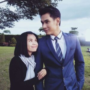 Rungrawan Tonahongsa Instagram - การที่ใครสักคนอยู่บนโลกใบนี้​
แล้วได้สร้างความสุขให้ผู้คนมากมาย
ไม่ว่าช่วงเวลาที่อยู่จะยาวนานหรือแสนสั้น​
แต่เมื่อถึงเวลานั้นที่ต้องจากไป​ 
ความทรงจำ​ดีๆที่เขาสร้างไว้
จะยังตราตรึง​อยู่ในใจของใครหลายๆคน​...

อ๋อมจะอยู่ในความทรงจำดีๆของพี่ตลอดไป
เดินทาง​ปลอดภัย​นะน้อง🤍 #RIP