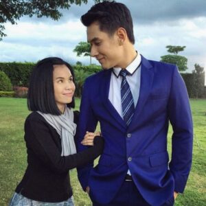 Rungrawan Tonahongsa Instagram - การที่ใครสักคนอยู่บนโลกใบนี้​
แล้วได้สร้างความสุขให้ผู้คนมากมาย
ไม่ว่าช่วงเวลาที่อยู่จะยาวนานหรือแสนสั้น​
แต่เมื่อถึงเวลานั้นที่ต้องจากไป​ 
ความทรงจำ​ดีๆที่เขาสร้างไว้
จะยังตราตรึง​อยู่ในใจของใครหลายๆคน​...

อ๋อมจะอยู่ในความทรงจำดีๆของพี่ตลอดไป
เดินทาง​ปลอดภัย​นะน้อง🤍 #RIP