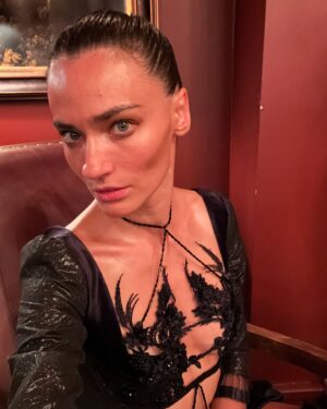 Saadet Işıl Aksoy Instagram - Kimler Team Lilith? 😉🐍🌪️🔥❤️‍🔥 @netflixturkiye #sahmaran