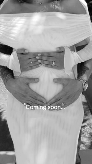Sahar Golestani Instagram - Excited is an understatement 🤍 we can’t wait to meet you little bean 👶🏻 M S=3 @massari