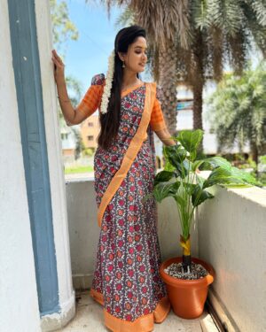 Sai Gayatri Instagram - 🙏🏻❤️
.
Thanks a bunch to my salwar & saree sponsor @srisai_collestions9 and salwar & Blouse Desinger @tanu_designer_studio for making Anu look stunning on screen fr the past one year🙏🏻 and to all my fan family members ,Thank u so much fr the love and supports to Anu❤️😇