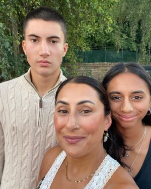 Saira Khan Instagram - Out with my babies. 

#myfamily