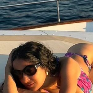 Salma Hayek Pinault Instagram - Birthday bikini dump, happy 58th birthday to me! 🎂❤️🎉P.s none of these are throwbacks.
Fotos de cumpleaños en bikini, ¡feliz cumpleaños 58 para mí! 🎂❤️🎉 P.D. ninguna de estas fotos es del pasado. #grateful