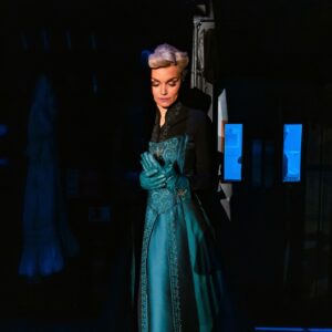 Samantha Barks Instagram - ACCESS ALL AREAS With Samantha Barks ✨

A couple of weeks ago I had the absolute honour of following @samanthabarks around for a show as Elsa in @frozenlondon. It’s something we’ve wanted to do for such a long time but we’ve waited till this moment because she’s a full time performing mum now. I thought it would be special to capture her journey within the show after doing it for almost 3 years and after such a big change in her life. We had so much fun and it was so incredible to see how special this role is to her and with how much power she steps onto the stage.

I also wanted to mention her dresser Ryan who, in his busy track of being her right hand man during the show as he keeps running from side to side with all these amazing costumes and water bottles, made the time to guide me around and explained to me what was going on.

You can watch @frozenlondon till the 8th of September at The Theatre Royal Drury Lane (and I would if I were you)

© Disney | Danny Kaan
