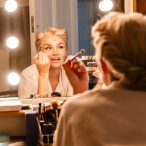 Samantha Barks Instagram - ACCESS ALL AREAS With Samantha Barks ✨

A couple of weeks ago I had the absolute honour of following @samanthabarks around for a show as Elsa in @frozenlondon. It’s something we’ve wanted to do for such a long time but we’ve waited till this moment because she’s a full time performing mum now. I thought it would be special to capture her journey within the show after doing it for almost 3 years and after such a big change in her life. We had so much fun and it was so incredible to see how special this role is to her and with how much power she steps onto the stage.

I also wanted to mention her dresser Ryan who, in his busy track of being her right hand man during the show as he keeps running from side to side with all these amazing costumes and water bottles, made the time to guide me around and explained to me what was going on.

You can watch @frozenlondon till the 8th of September at The Theatre Royal Drury Lane (and I would if I were you)

© Disney | Danny Kaan