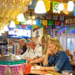 Samantha Brown Instagram - If you need a weekend getaway to unwind, there’s no better place than our latest Youtube upload - Santa Fe, New Mexico. Just tap my username @samanthabrowntravels and click the link in bio for all you can do to truly relax.

#samanthabrown #placestolove  #santafe #newmexico
