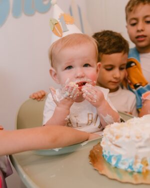 Samantha Droke Instagram - Our last 1st Birthday 🥹💛🌊

You never realize with your last child that it also means the last for every other milestone until it happens. 😢

#momlife #boymom #1stbirthday #lastbaby #mom #thebigone #firstwave