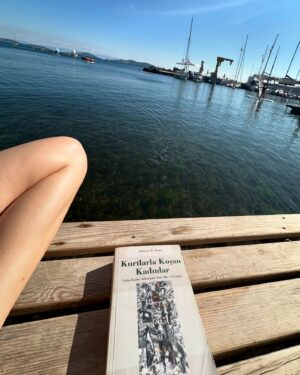 Samira Schoffel Instagram - Rüzgar sörfü günlüğü. 🩵🏄🏻‍♀️🌊