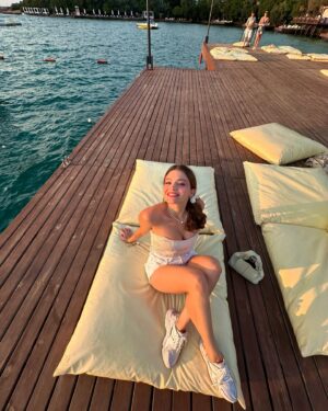Samira Schoffel Instagram - Always keep blooming and enjoy every season no matter how different and difficult it feels. Open yourself up to change so true magic can happen. 🌺