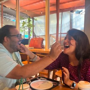 Sanah Kapur Instagram - When one of your favorite days comes to an end an album seems like a must, right….Happy Rakshabandhan everyone ♥️🥰🤗….

[rakhi, brothers, family, brother sister, bond, festivals, love, happiness]